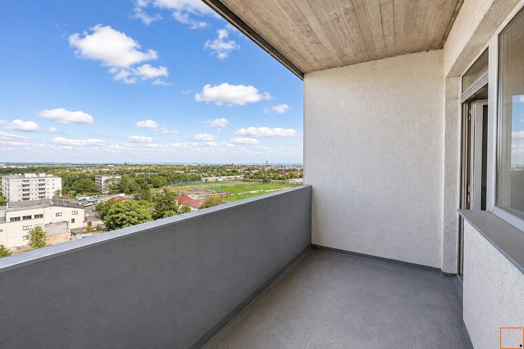 Loggiawohnung im obersten Stockwerk mit unverbaubarem Fernblick