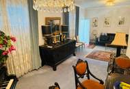 Villa mit Wintergarten und Nebengebäude