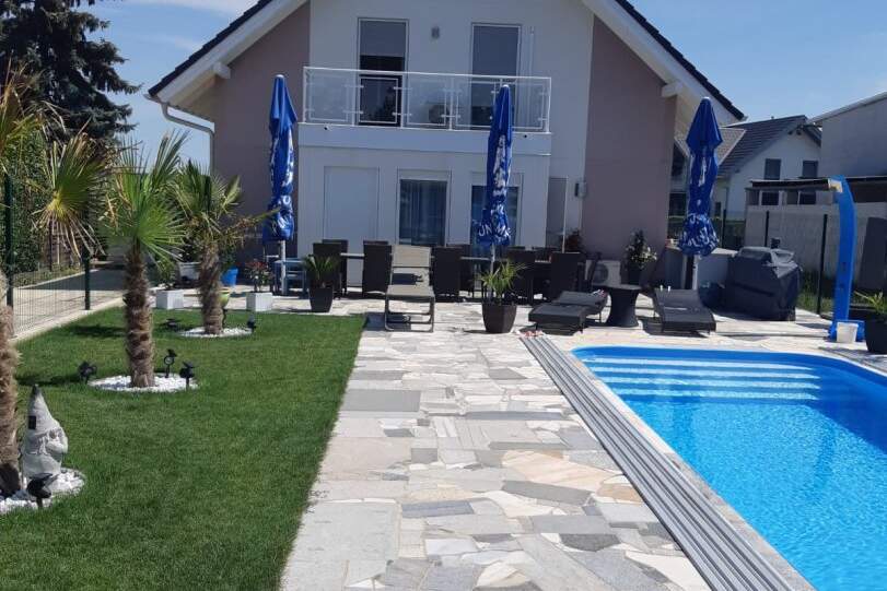 FAMILIENTRAUM - Sommer 2025 am eigenen Pool - 198m² Nutzfläche - 4 Zimmer + extra Küche, Haus-kauf, 580.000,€, 2230 Gänserndorf