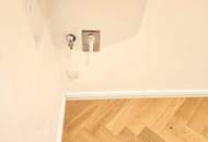 Stilvoll / Klein / Kompakt! Ruhige Seitengasse + U-Bahn um´s Eck + Blick ins Grüne + Viel Platz auf wenigen Quadratmetern + Hochwertige Ausstattung + Flügeltüren! Jetzt zugreifen!