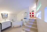 Großzügiges Haus mit Entwicklungspotenzial, Hallenbad, Wellness und Bergblick