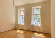 SANIERUNGSBEDÜRFTIGE HELLE WOHNUNG IM KLASSISCHEN ALTBAU