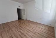 1 Zimmer, renovieren / sanieren in Ruhelage. Zweites Zimmer vorhanden.