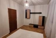 LIEBEVOLLER BUNGALOW MIT GEPFLEGTEM GARTEN IN TRAUMHAFTER RUHELAGE