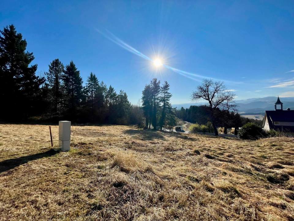 Baugrundstück in absoluter sonniger Ruhelage mit herrlicher Aussicht