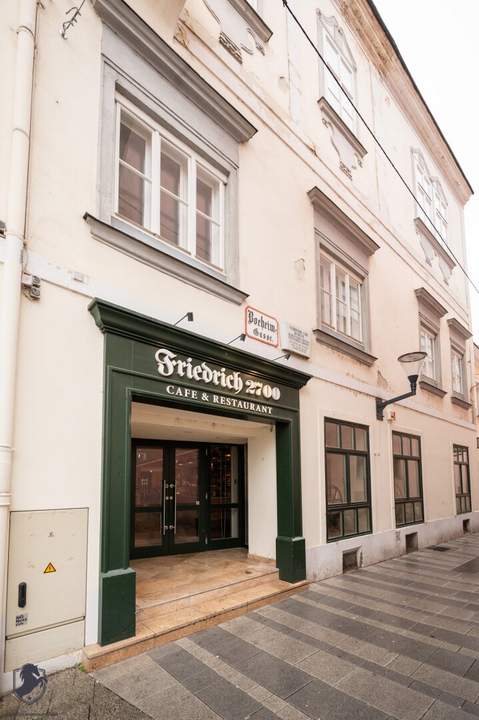 Top-Gastronomie nähe Hauptplatz – ehemals mit zwei Falstaff-Gabeln ausgezeichnet – zu verpachten!