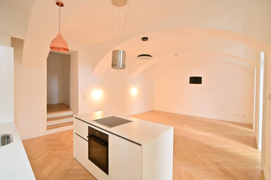 Stilvolle Altbaugartenmaisonette mit Balkon