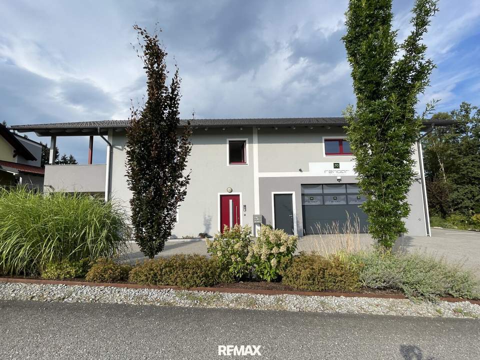 Mehrparteienhaus mit Garage/Lager/Büro - Dorfwidmung