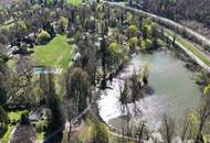 Wohnen im privaten Naturparadies: Modernisierter Bungalow im Schlosspark Seebenstein