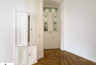 Residieren im Klassischen Altbau, top sanierte, helle 4 Zimmer Wohnung!
