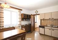 Großes Wohnhaus mit Entwicklungspotenzial und Traumaussicht
