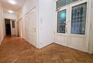 INNENSTADTLAGE, Spiegelgasse, 95 m2 Altbau mit Balkon, 2 Zimmer, Komplettküche, Wannenbad, Parketten, 4. Liftstock, Am-Graben-Nähe