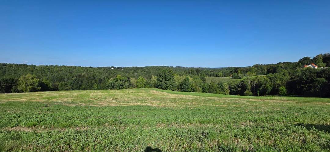 Baugrundstück mit viel Sonne im oststeirischen Hügelland 15 km von Graz!