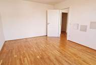 NASCHMARKT-NÄHE, 62 m2 Dachgeschoß, 2 Zimmer, Küche, Wannenbad, Parketten, U4-Nähe, Kettenbrückengasse