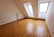 TERRASSENHIT, 61 m2 Dachgeschoß mit 48 m2 Terrasse, Wohnküche, 1 Zimmer, Wannenbad, Parketten, Fernblick, Holbeingasse