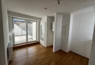 UNBEFRISTET - Helle und ruhige 2-Zimmer Dachgeschoss-Wohnung mit rd. 12 m2 Terrasse, Klimaanlage, Abstellraum und Kellerabteil