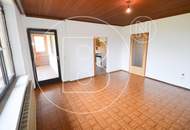 Großes Eckgrundstück mit renovierungsbedürftigem Haus!