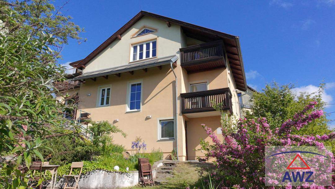 Geräumiges Haus mit Traumausblick in Ruhelage!