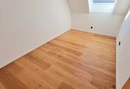 Lebensqualität pur im Dachgeschoss mit Terrasse und Garten! 4 Zimmer + Hochwertige Materialien + Viel Grün und Ruhe + Toller Blick! Ihr Rückzugsort mit WOW-Effekt!