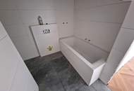 ***Ein Zuhause zum Verlieben – stilvoll saniertes Altbaujuwel mit 3 Zimmern, Klimaanlage, Terrasse & edlem Fischgrätparkett - überzeugen Sie sich selbst bei einer Besichtigung***