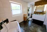 Wer teilt, gewinnt! Generalsaniertes Haus für 2 - 2 Wohnungen, großer Garten mit Pool, Poolhaus - ideal für Großfamilien, Freundesbünde u.Ä. - Neuzeug