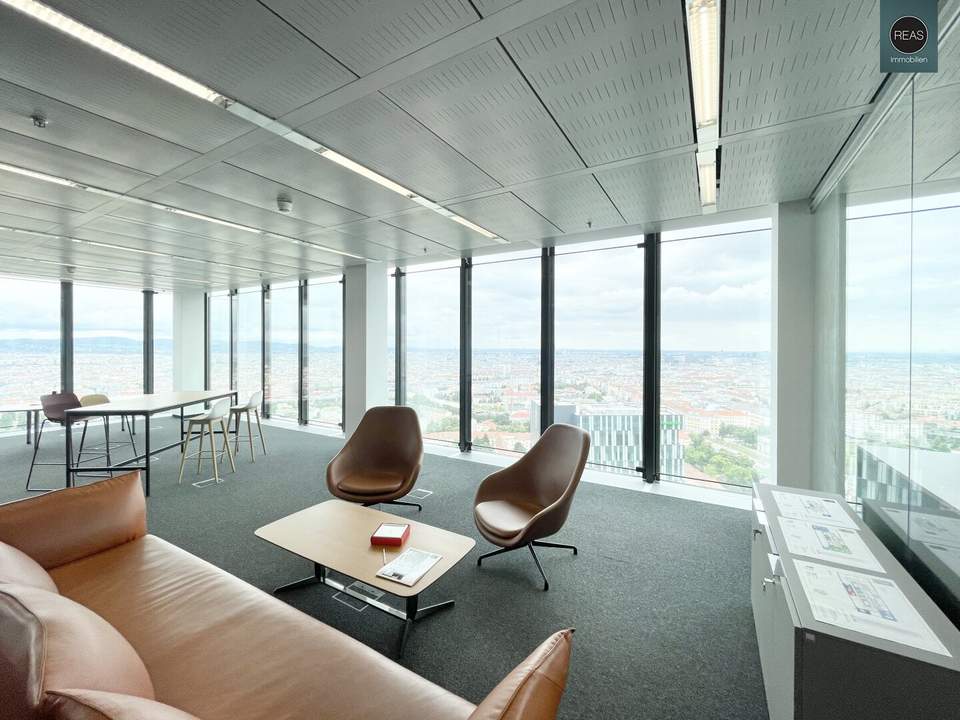 Komplette Etage im Hochhaus mit ausgezeichneter Infrastruktur und Panoramablick!