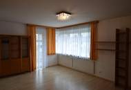 „Zentrumsnahe 3 Zimmer-Wohnung“ Mit Loggia und Carport! In begehrter, ruhiger Lage! Ca. 81 m²