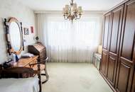 Charmante 3-Zimmer-Wohnung mit verglaster Loggia - groß, zentral, ruhig, mit Parkblick
