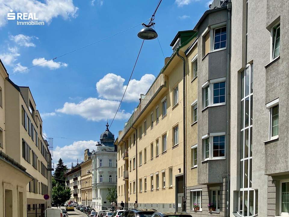 Charmante 2-ZIMMER-WOHNUNG mit LOGGIA - S-Bahn Nähe