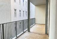 Großzügige 5-Zimmer-Altbauwohnung mit moderner Küche und Loggia