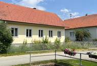 Bauernhaus mit BRUNNEN und Nebengebäude