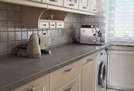 Haus mit Seeblick in grüner Ruhelage