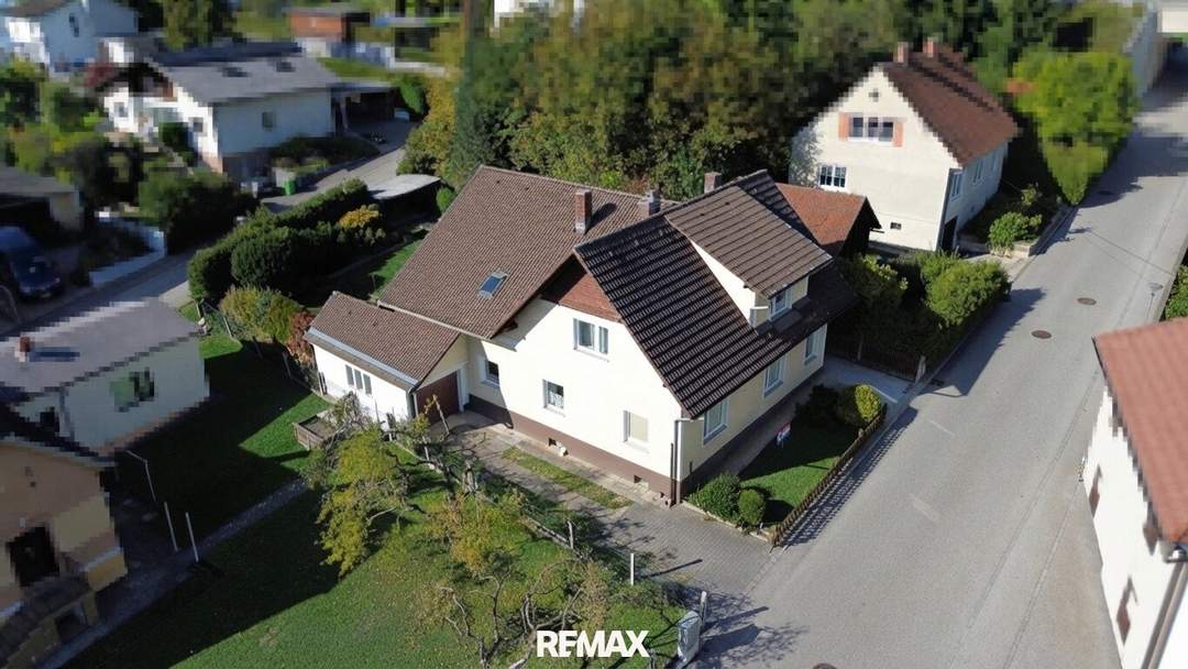 Großzügiges Einfamilienhaus in Haag/NÖ mit Balkon, Terrasse & Garage – €320.000
