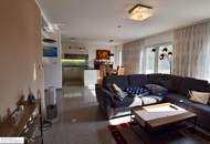 Hochwertiges Niedrig-Energie Einfamilienhaus mit Carport und Garage Nähe Wien !