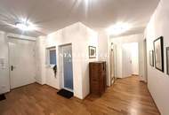 ZENTRUMSNAHES - MODERNES DACHTERRASSENAPARTMENT