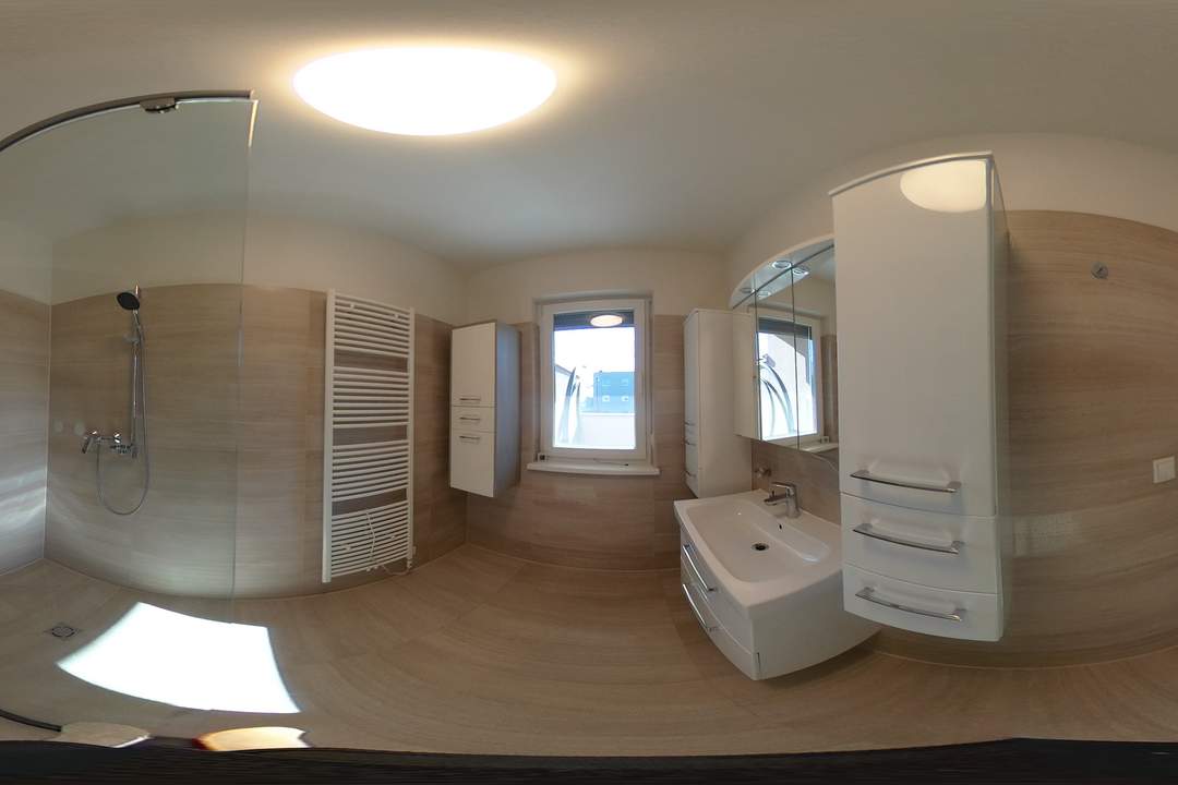 Traumhaft wohnen: Maisonettenwohnung mit Balkon und Terrasse in sonnig-zentraler Lage