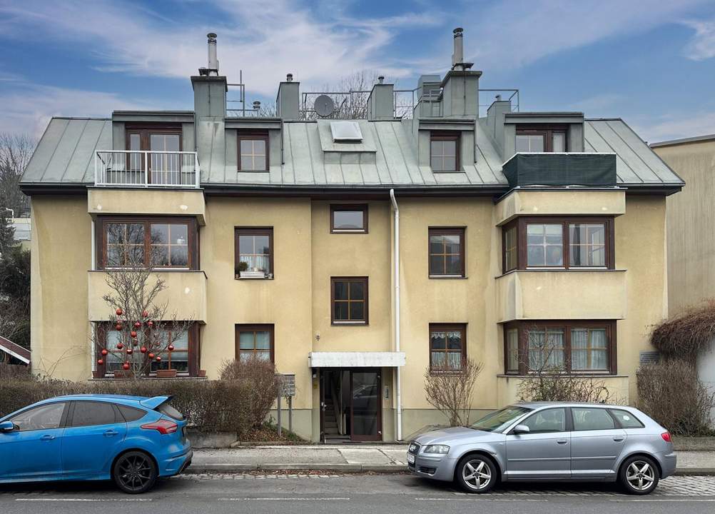 Wald-Nähe: Dachgeschoß, große Zimmer, Terrasse, Garage