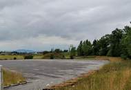 Direkt an der A1 alles Asphaltiert