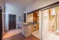 ++NEW++ 3-room old building apartment in need of renovation - central location!