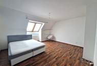 Neuwertige DG-Wohnung / 2-Zimmer + Küche / U4-U6 ums Eck