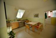 Gemütliche 4-Zimmer-Dachgeschosswohnung mit Garten, provisionsfreie