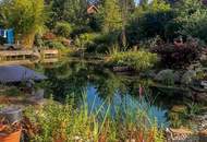 Außergewöhnliches Zweifamilienhaus mit Schwimmteich, Sauna &amp; Wintergarten