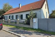 Sanierungsbedürftiges Haus mit Nebengebäuden