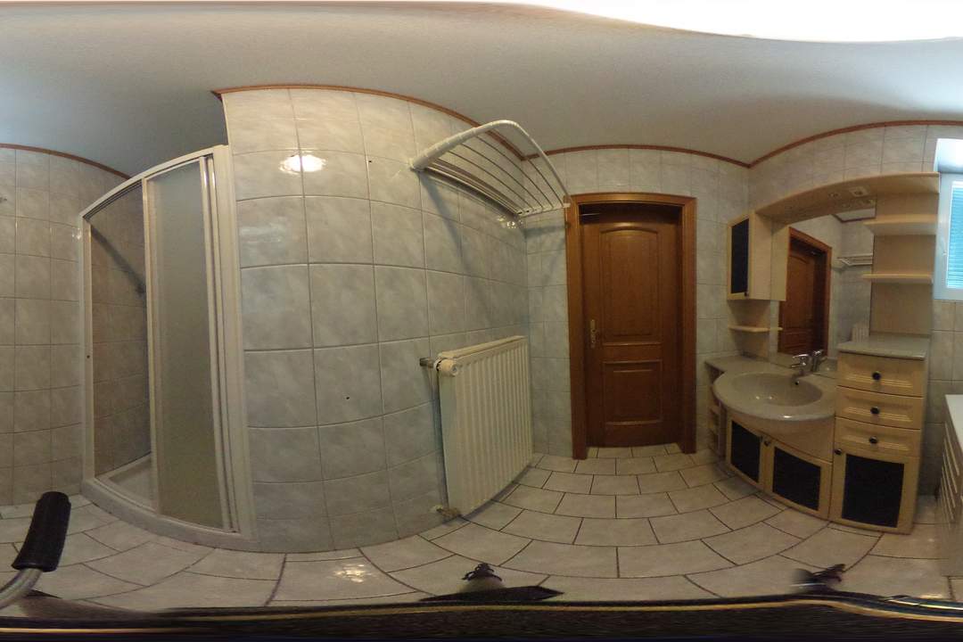 Gelegenheit! Sehr gepflegter Landsitz mit großem Wirtschaftsgebäude