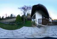 Haus mit zwei Wohneinheiten und Gartenidylle