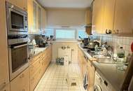 Tokiostraße / Kirschblütenpark: VIS / Japanische Schule: Möblierte 4 Zimmer-Maisonetten-Wohnung mit einer Loggia und Terrasse + optionaler Garagenstellplatz!