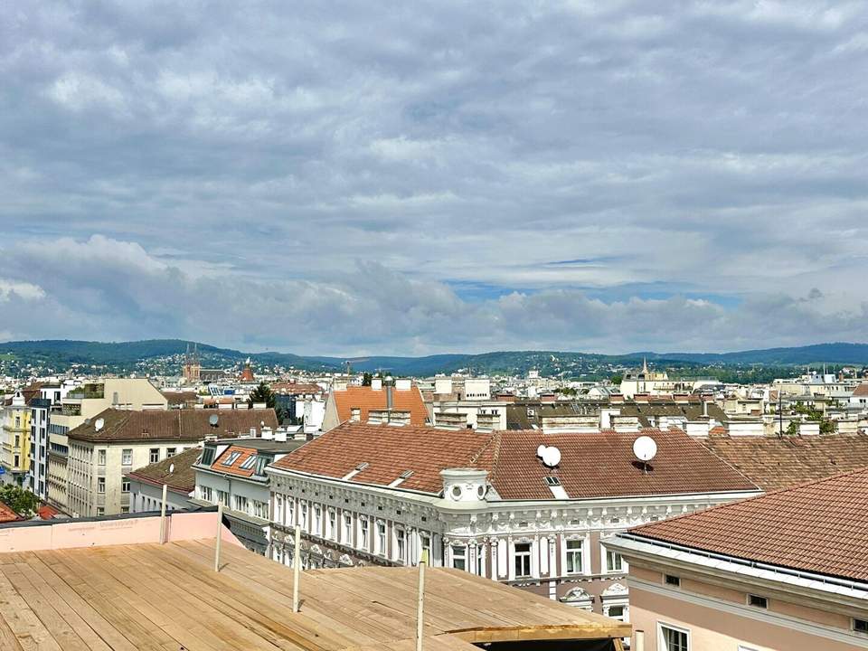Penthouse-Dachgeschoss mit Dachterrasse und traumhaftem Fernblick über Wien – Erstbezug