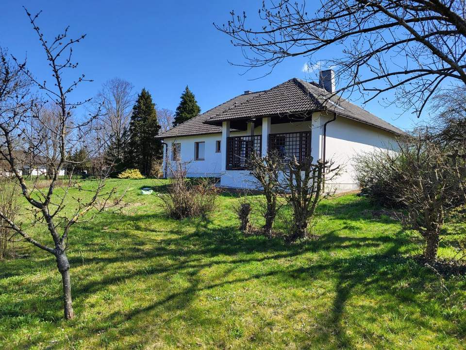 GEPFLEGTER BUNGALOW MIT GROSSEM GRUND UND KELLERSTÖCKL