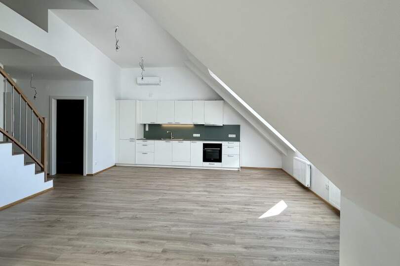 Luxuriöse Dachgeschoßwohnung in Klosterneuburg: Erstbezug mit Terrasse und Klimaanlage!, Wohnung-miete, 1.528,57,€, 3400 Tulln