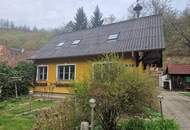 LIEBEVOLLES WOHNJUWEL MIT PARKÄHNLICHEM GARTEN IN TRAUMHAFTER WALDRANDLAGE MIT HERRLICHEM AUSBLICK UNWEIT VOM STAUSEE KRONSEGG